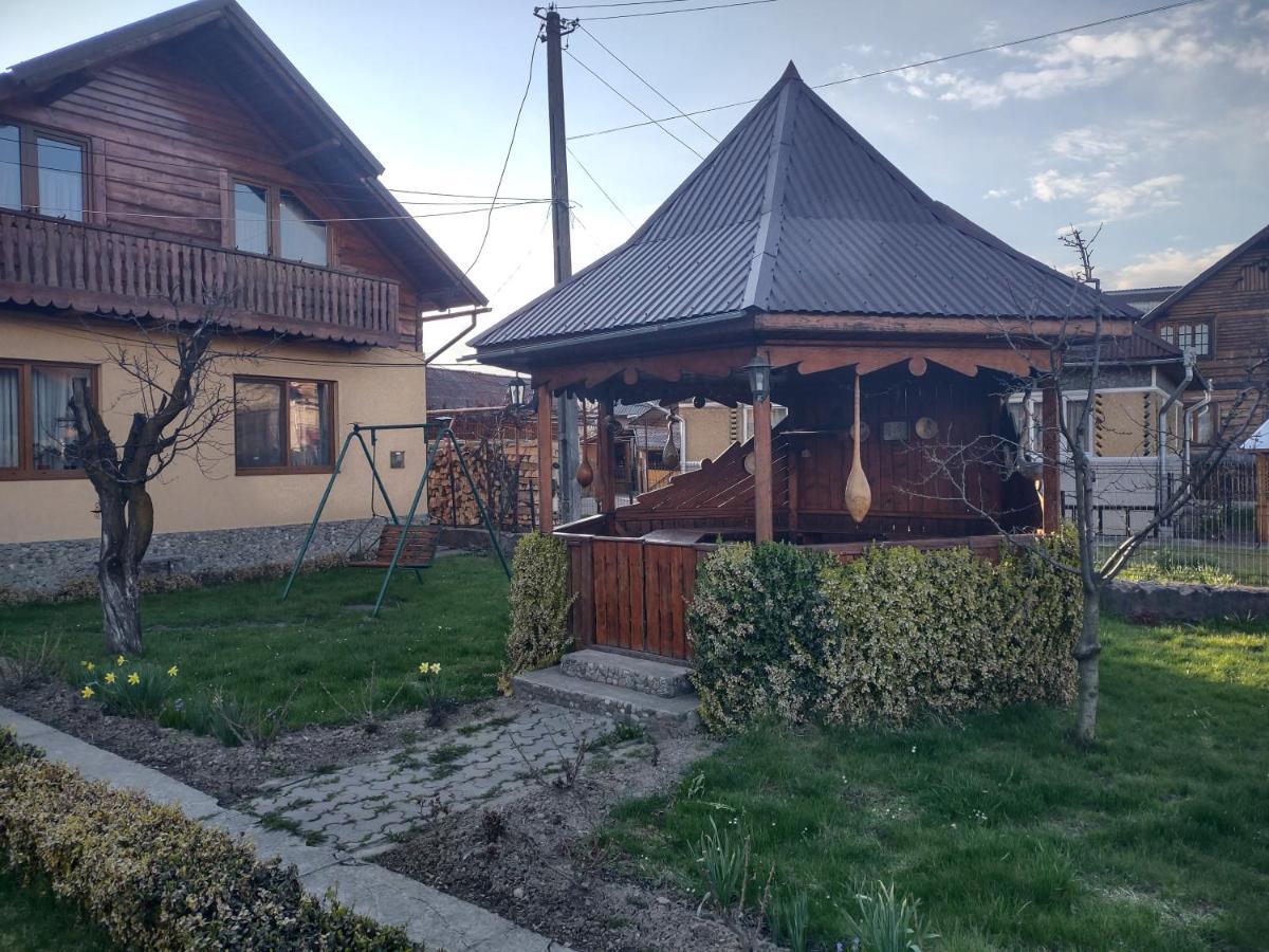 Pensiunea Ghita Vasile Vadu Izei Esterno foto